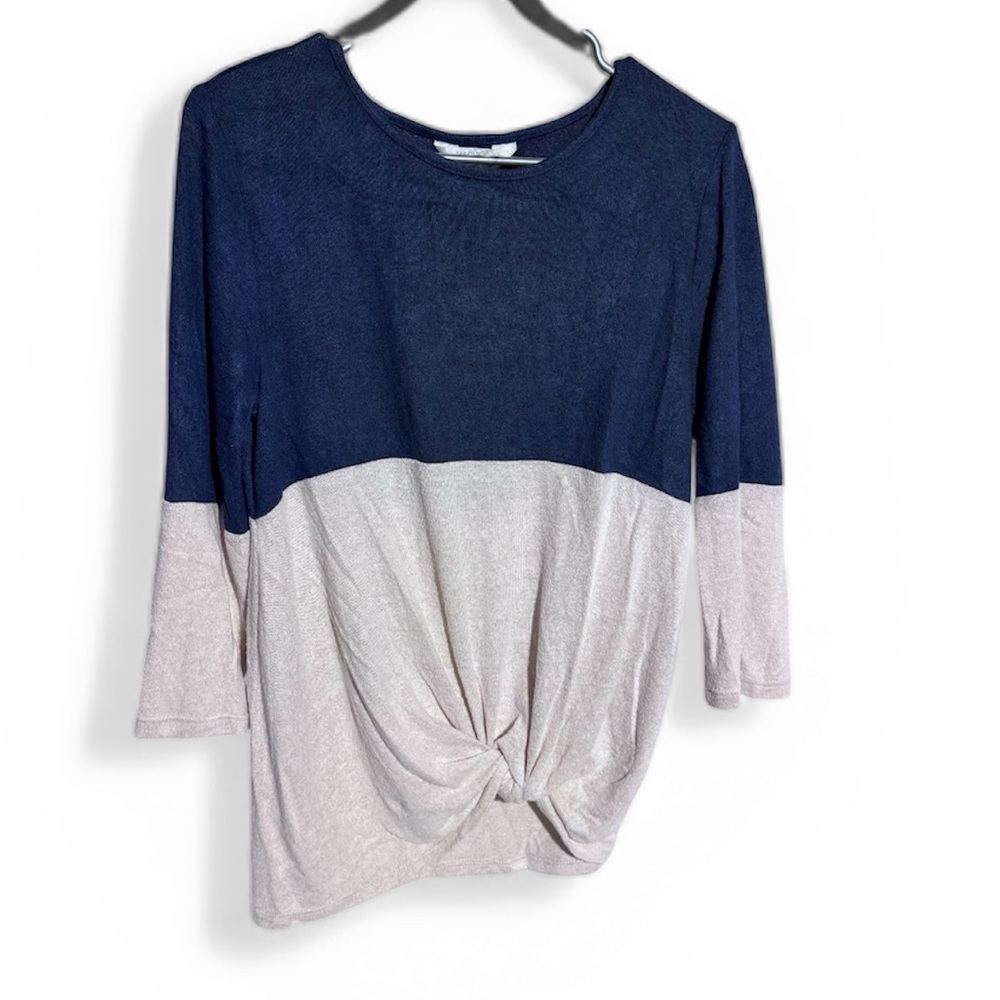 Market & Spruce two tone twist hem 3/4 sleeve top Size Small